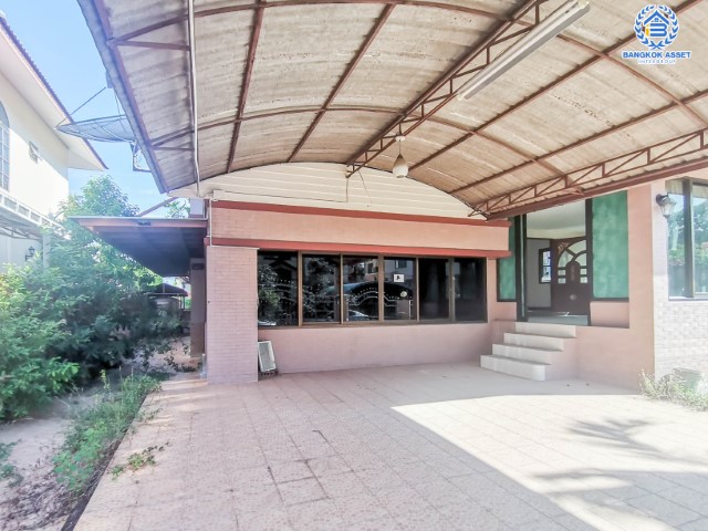 *****บ้านเดี่ยวมือสอง ม.ลลิล กรีนวิลล์ บางบอน3 แบรนด์ ลลิล พร็อพเพอร์ตี้ เนื้อที่ 101.1 ตร.ว. ฟังก์ชัน 4 นอน 3 น้ำ 2 ที่จอดรถ  บนทำเลศักยภาพ เชื่อมต่อถนนหลายเส้น ไม่ว่าจะเป็น  ถนนพระราม2, ถนนเพชรเกษม, ถนนเอกชัย และใกล้จุดขึ้นทางด่วน "พระราม2"